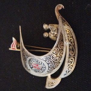 Vintage Detailed Damascene Spanish Ship w/ Couple Brooch Stamped Spain